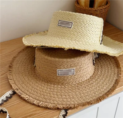 Elegantní dámská plážová čepice na léto